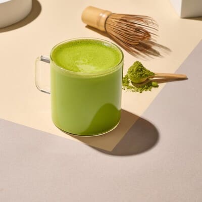 ماتشا لاتيه ساخن حجم متوسط (Matcha Latte)